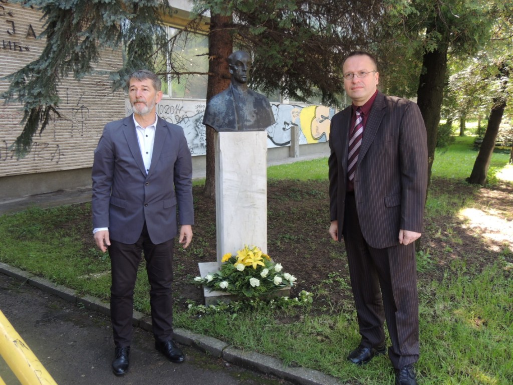 Učenici JU Gimnazija “Meša Selimović” Tuzla obilježili 106 godina od rođenja Meše Selimovića