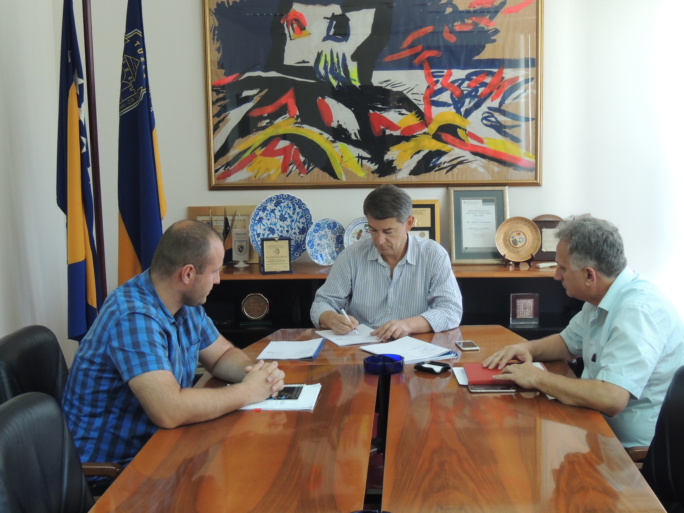 Potpisan ugovor sa Federalnim ministarstvom poljoprivrede, vodoprivrede i šumarstva u okviru projekta za sanaciju lokalne infrastrukture u Tuzli