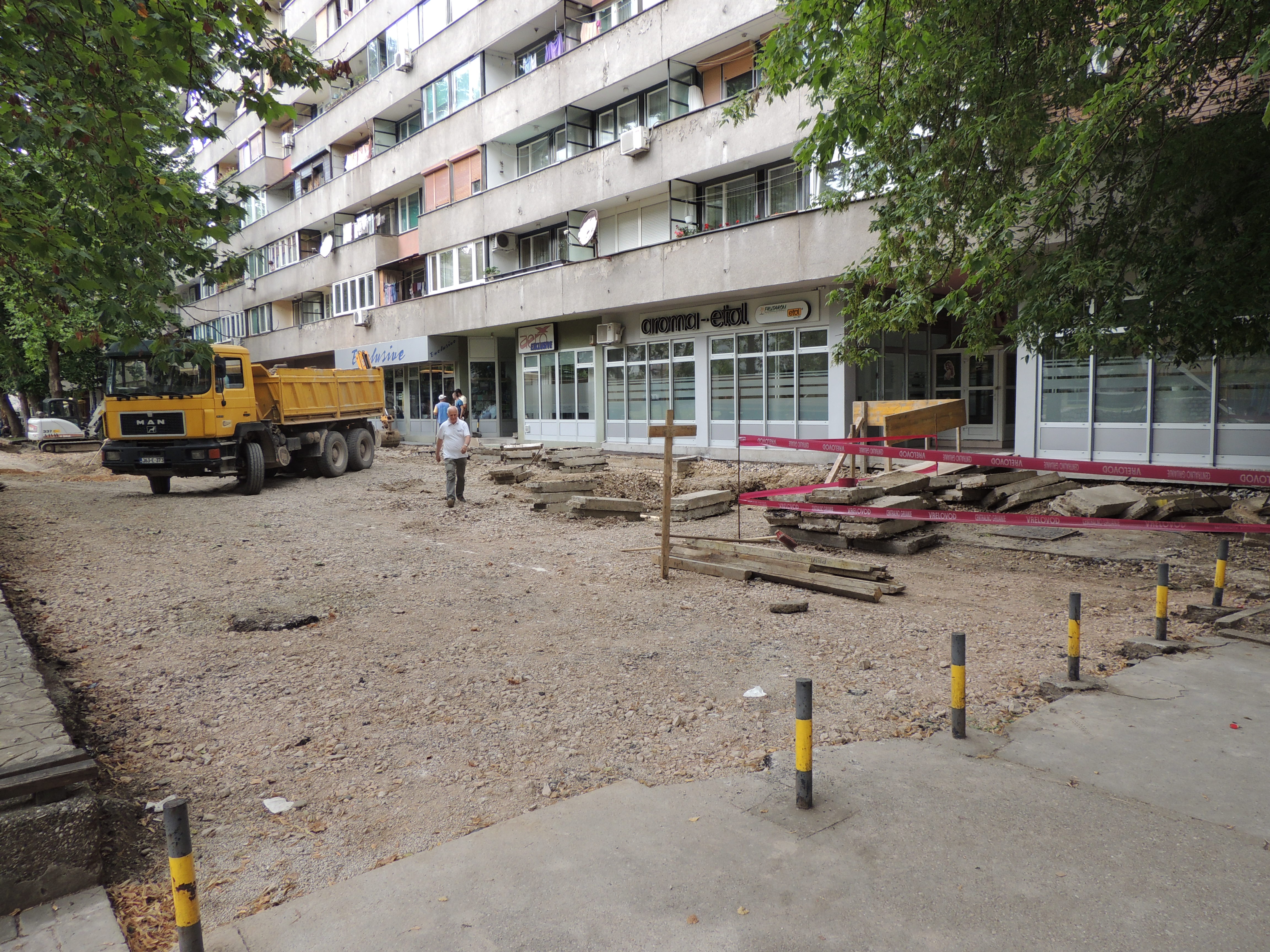 U toku radovi na rekonstrukciji trotoara, pješačkih površina i arhitektonskih barijera