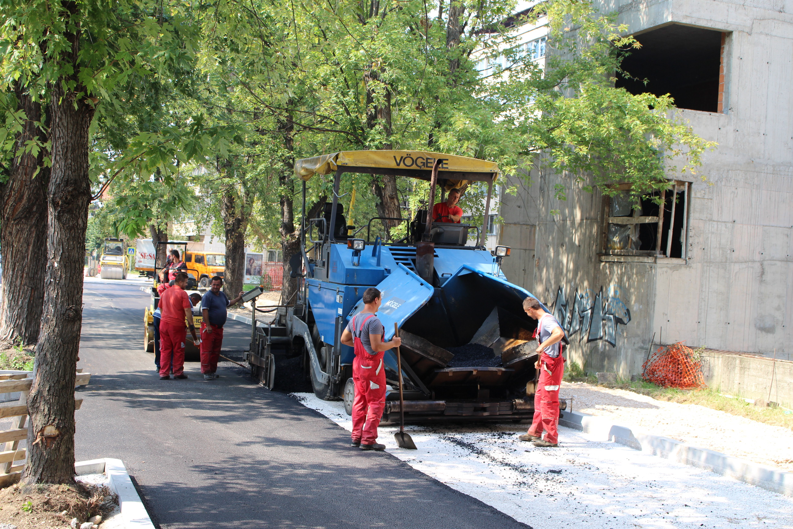 Počelo asfaltiranje dijela ulice Aleja Alije Izetbegovića kod SPO „Jupiter“