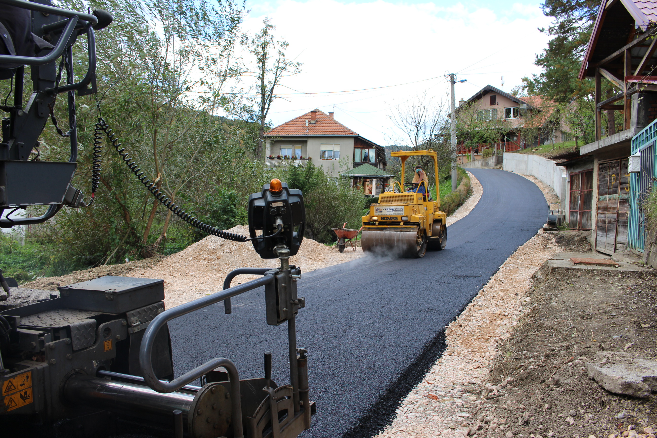 Sanacija i asfaltiranje ceste u naselju Mandići-MZ Tušanj