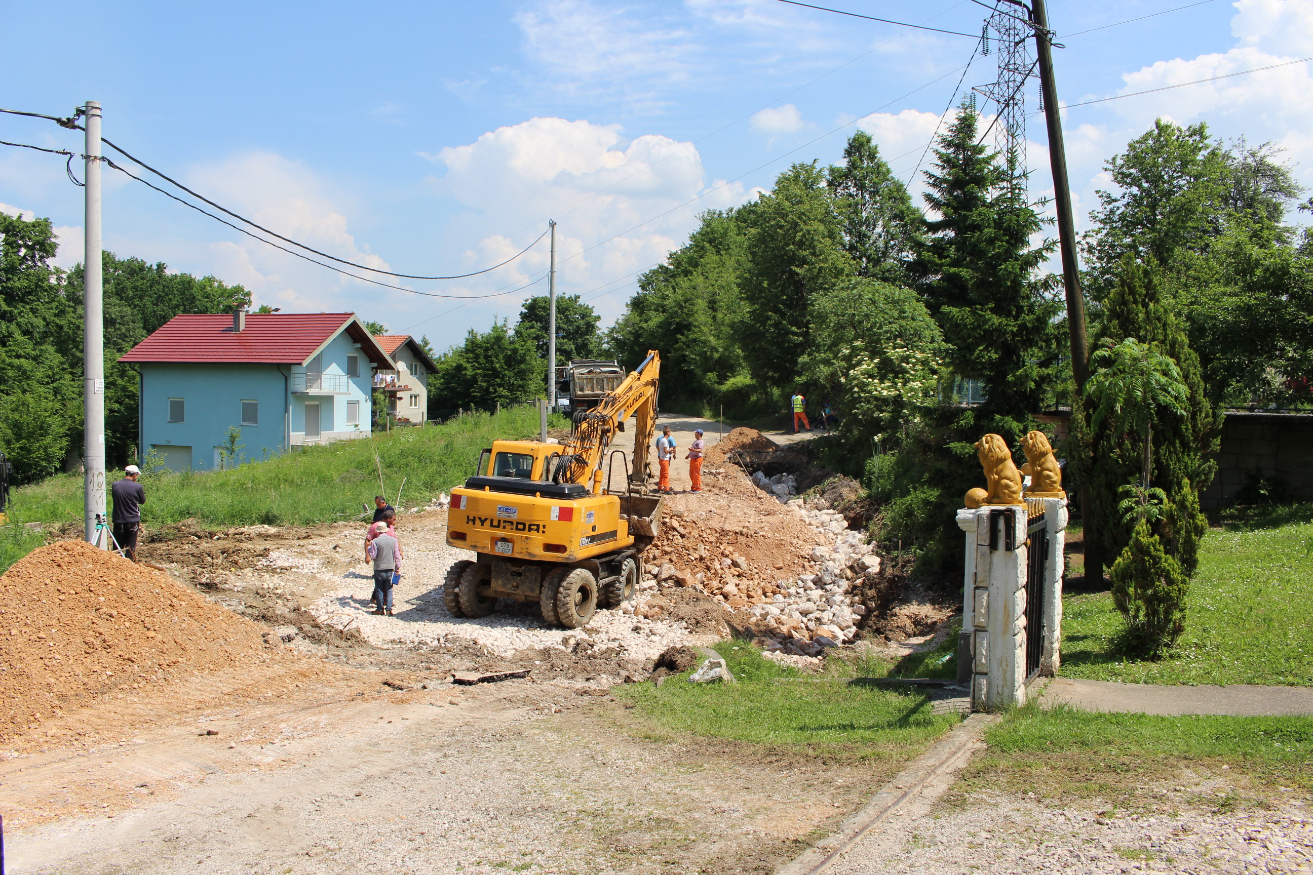 U toku radovi na sanaciji klizišta i rekonstrukciji asfaltnog zastora