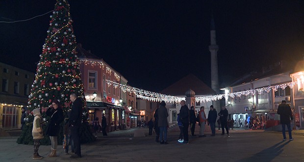 Video: Tuzla poprimila svečano ruho