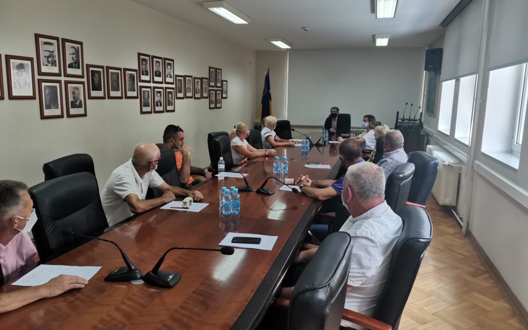 Grad Tuzla: Potpisani ugovori o realizaciji projekata sa organizacijama civilnog društva i sportskim klubovima