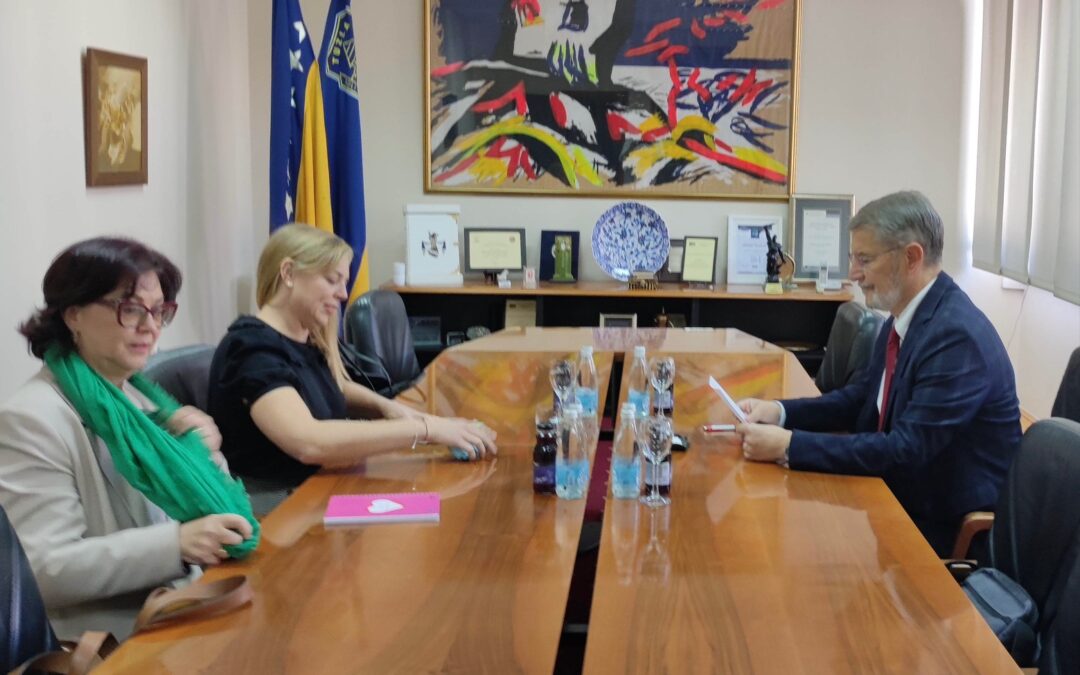 Gradonačelnik Tuzle se sastao šeficom Političkog odjela Britanske ambasade u Bosni i Hercegovini