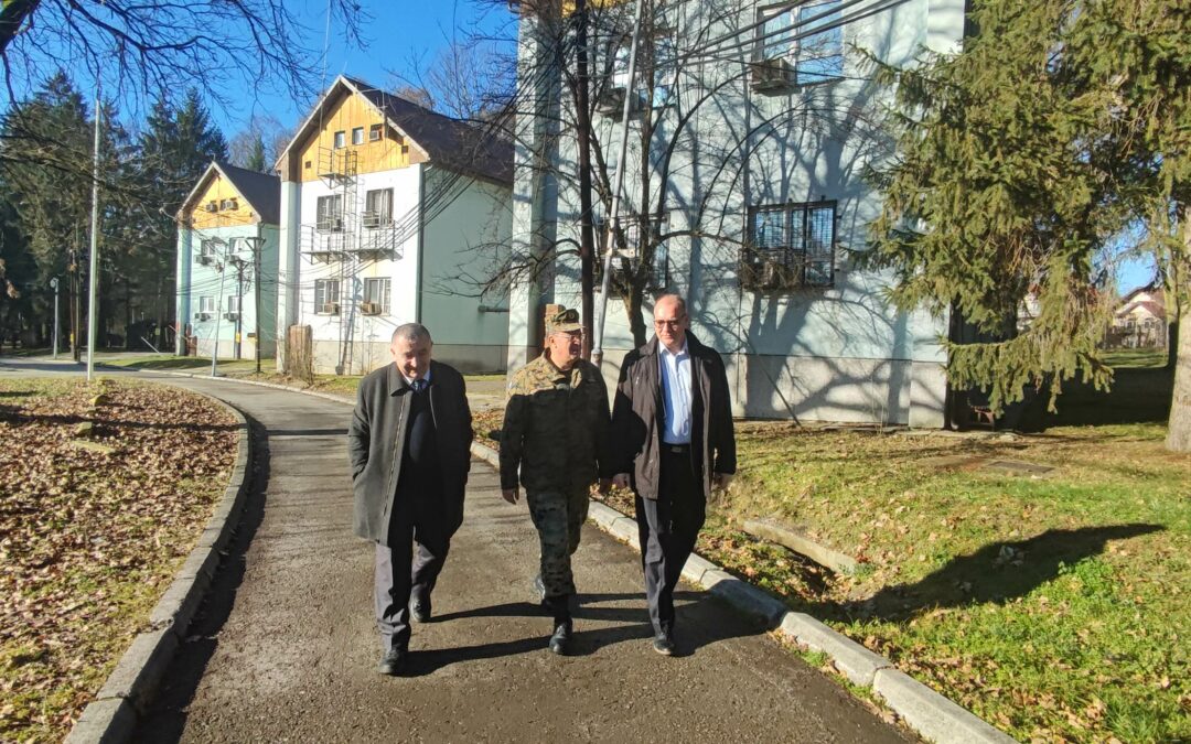 Zijad Lugavić posjetio kasarnu Oružanih snaga BiH u Dubravama