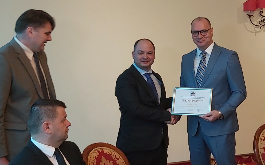 Zlatna plaketa za podršku integracije Roma u Tuzli