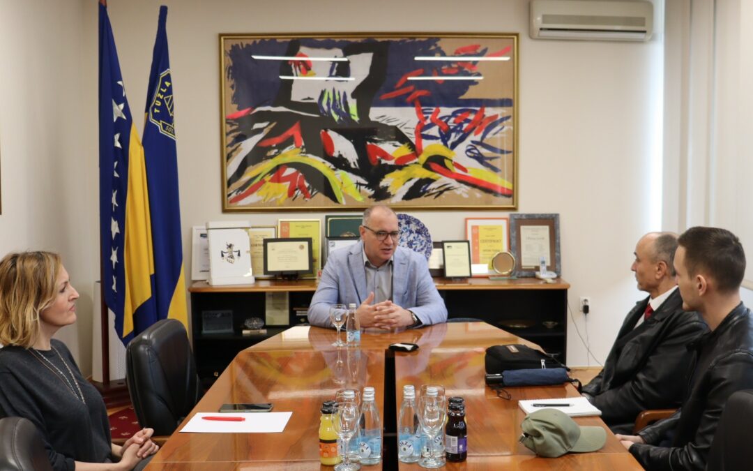 Gradonačelnik Lugavić sastao se sa predstavnicima UKUD “Zvonko Cerić”Tuzla