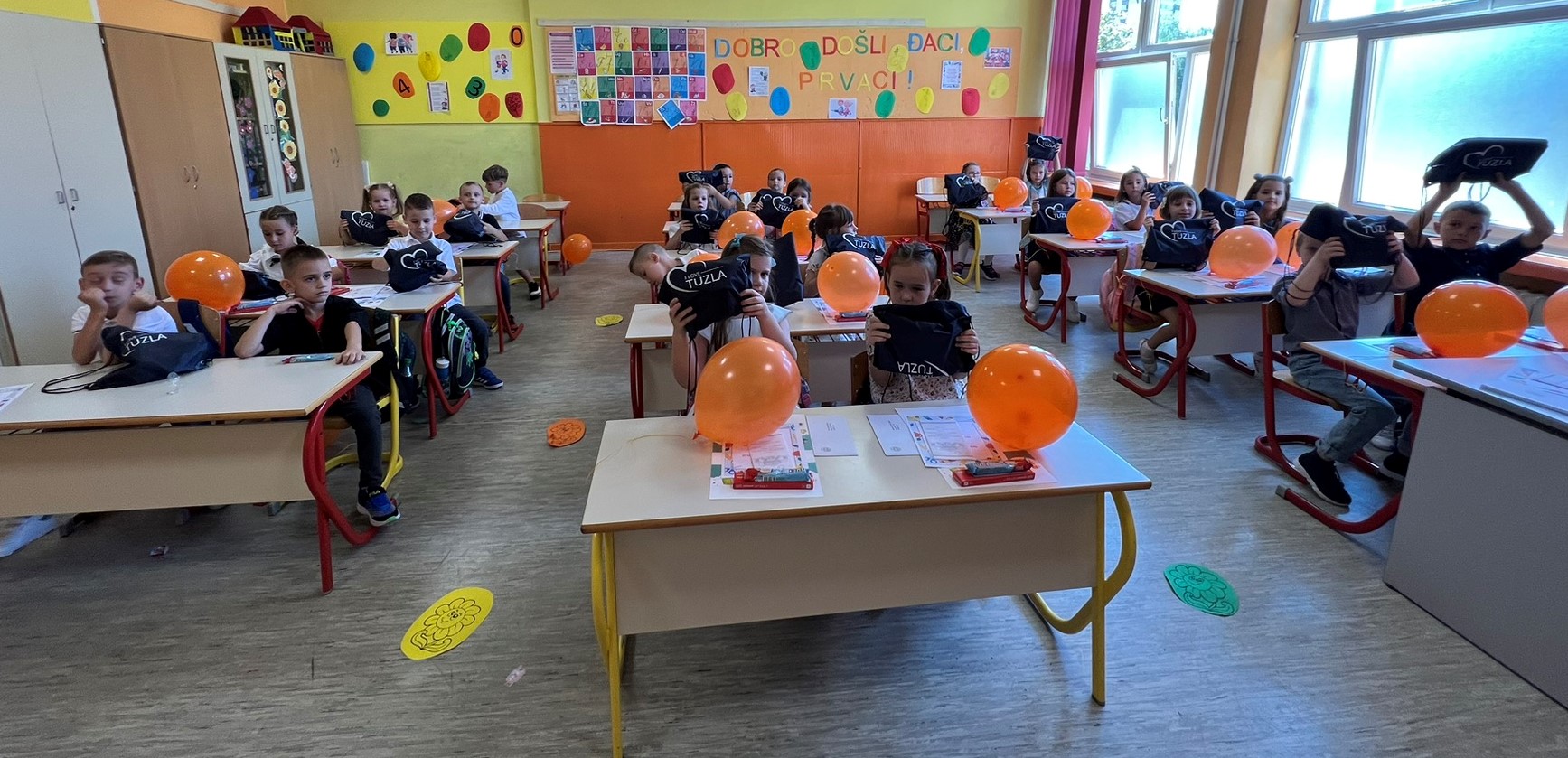 Grad Tuzla darovao prvačiće simboličnim poklonima