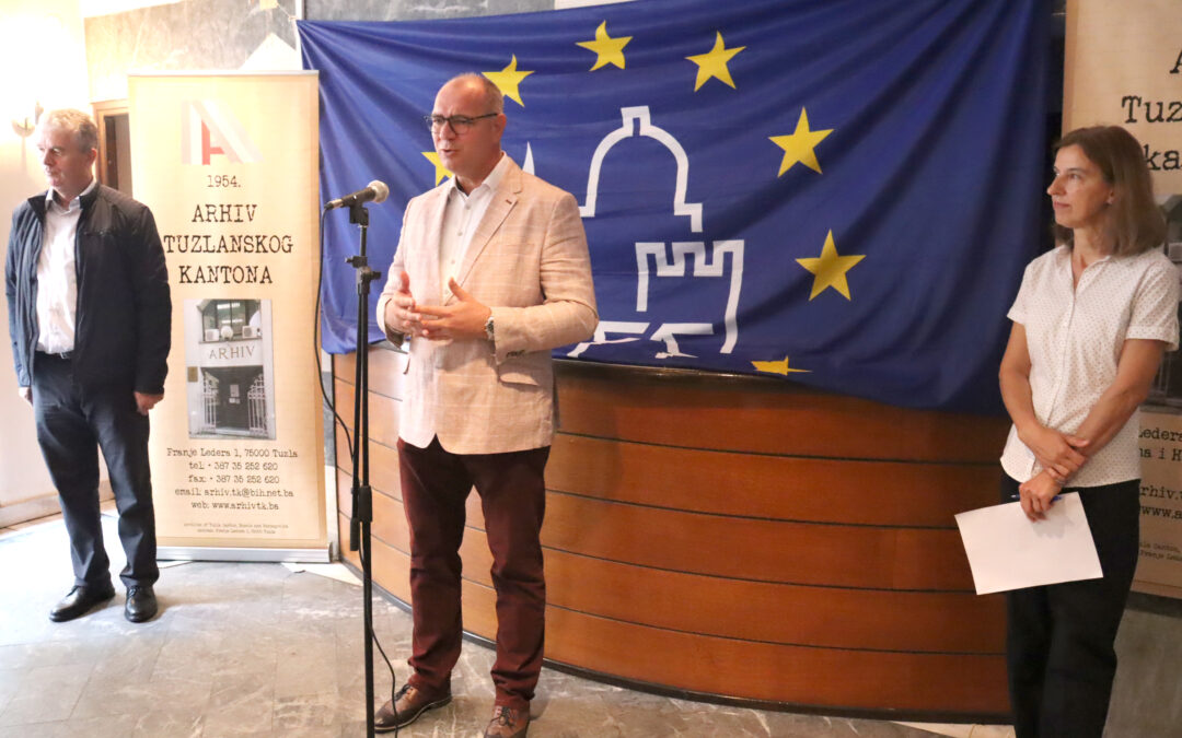 U Tuzli otvorena izložba “Biseri tuzlanske arhitekture”