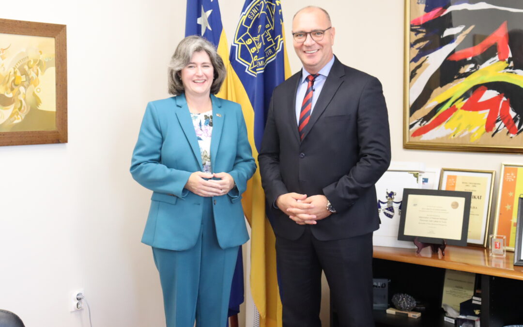 Zamjenica šefa misije Ambasade SAD-a u BiH, Deborah Mennuti sastala se sa gradonačelnikom Lugavićem