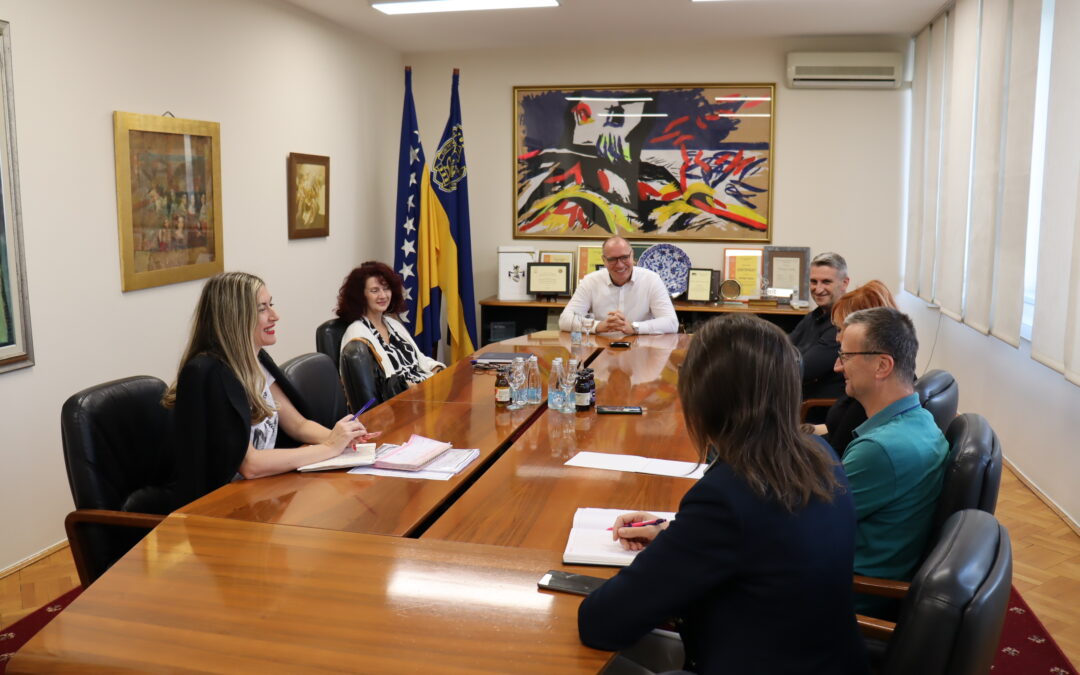 Gradonačelnik Lugavić podržao inicijativu za organizaciju edukacije “Inovativno poslovanje – ohrabrenje za mlade”