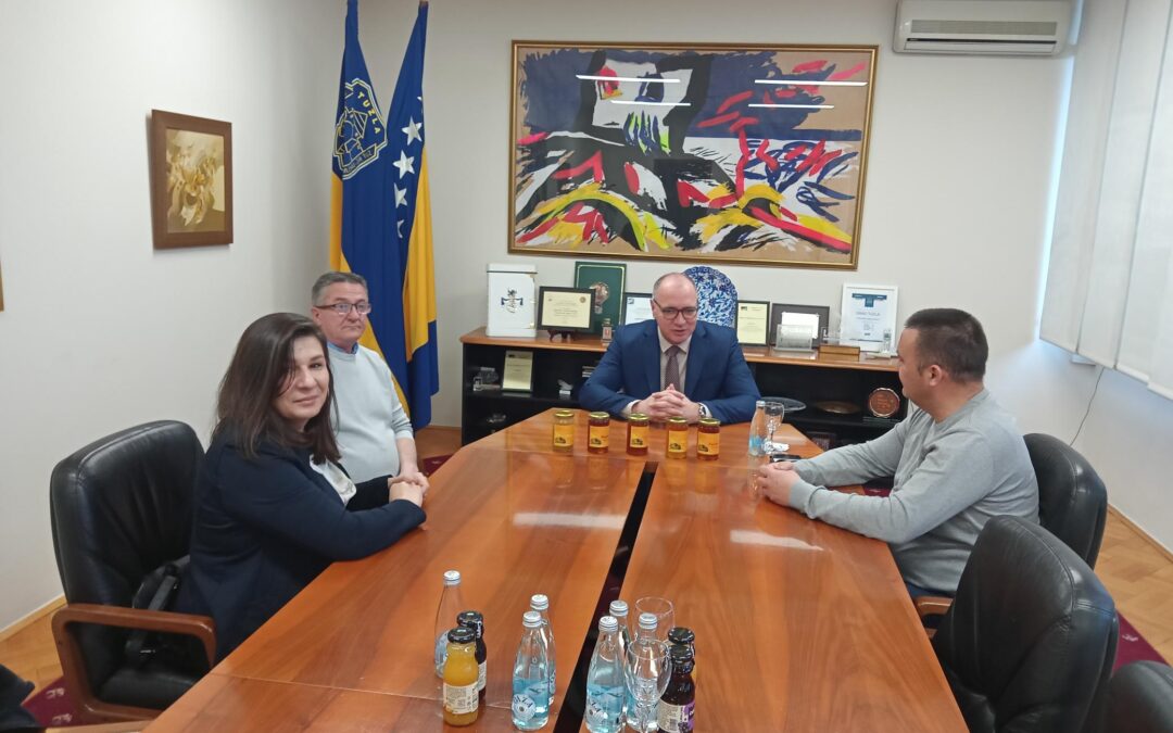 Gradonačelnik Lugavić primio predstavnike Pčelarskog društva “Nektar” Tuzla