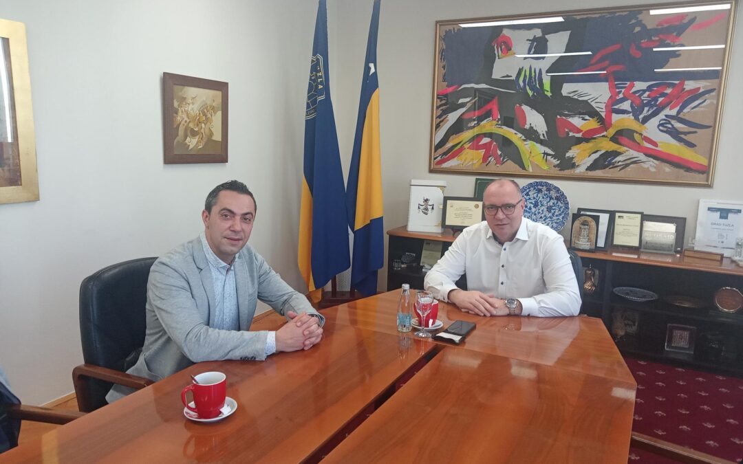 Gradonačelnik Tuzle i predsjednik Udruge “Srce Husina” razgovarali o poboljšanju kvalitete života starijih osoba