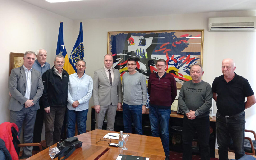 Gradonačelnik Lugavić sastao se s predstavnicima Udruženja “Manevarac”