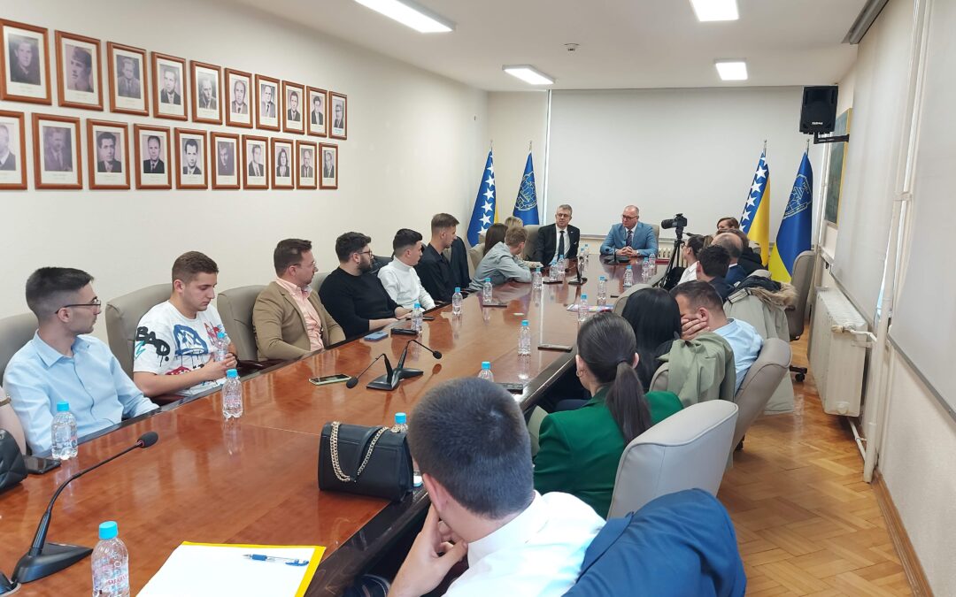 Gradonačelnik Lugavić razgovarao s učesnicima Akademije izvrsnosti BiH