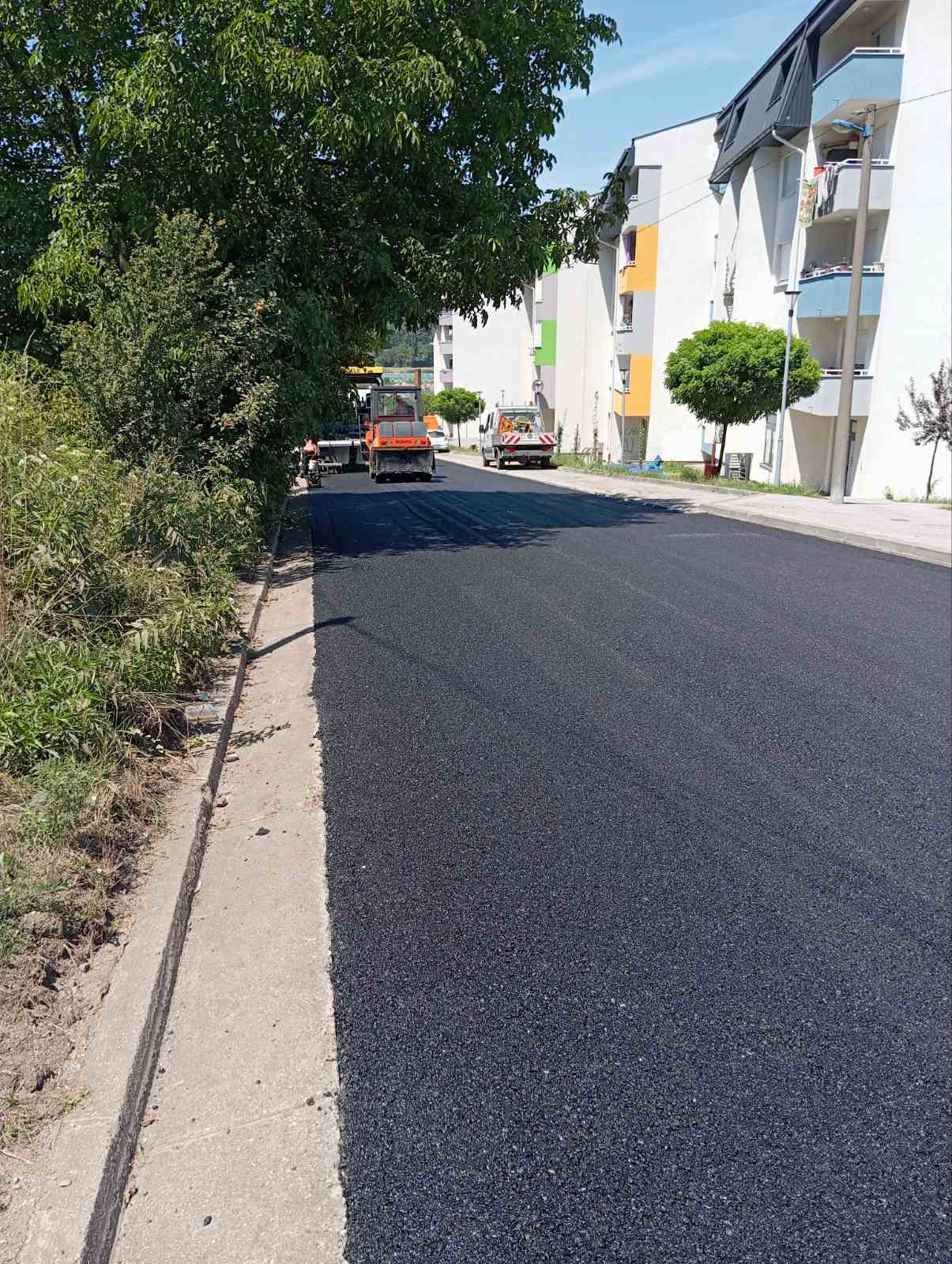 Asfaltiranje ulice 4. aprila u MZ Kreka u završnoj fazi