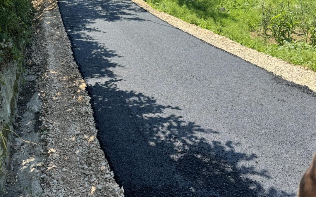 Asfaltiranje ulice Lipik u MZ Slavinovići u završnoj fazi