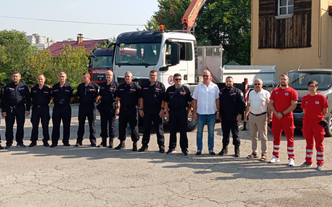 Grad Tuzla nabavio dva specijalizirana vozila za potrebe građana