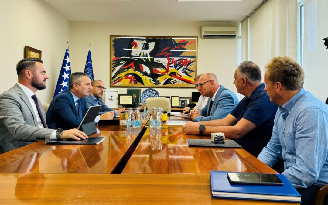 Ministar Dizdar i gradonačelnik Lugavić potpisali ugovore za infrastrukturne projekte u Tuzli