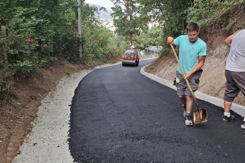 U toku radovi na sanaciji putne infrastrukture u mjesnim zajednicama Ši Selo i Slavinovići