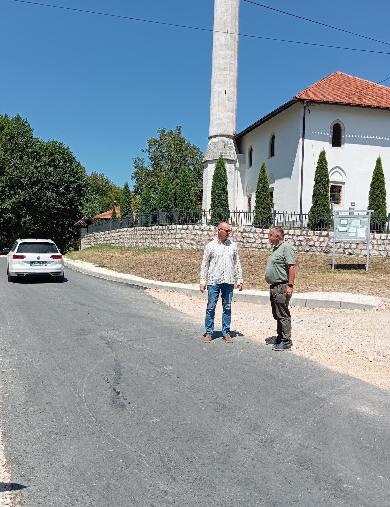 Završena sanacija puta u Ulici Uzeira Mehičića, gradonačelnik Lugavić posjetio MZ Gornja Tuzla