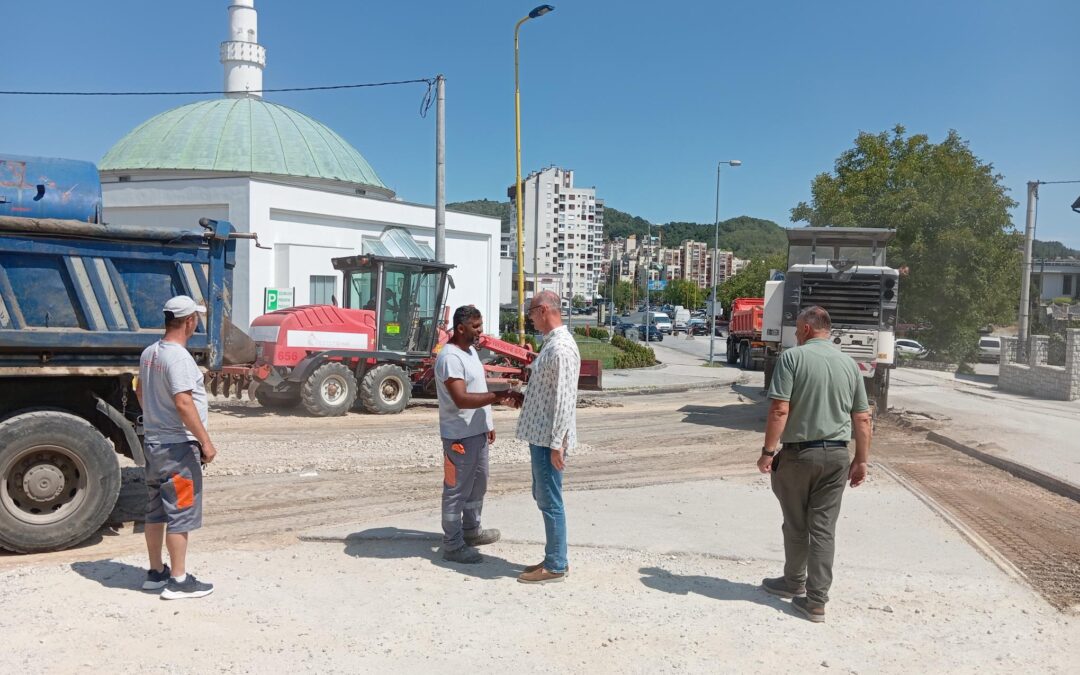 U MZ Ši Selo radovi na asfaltiranju u završnoj fazi, uskoro postavljanje kružnog toka