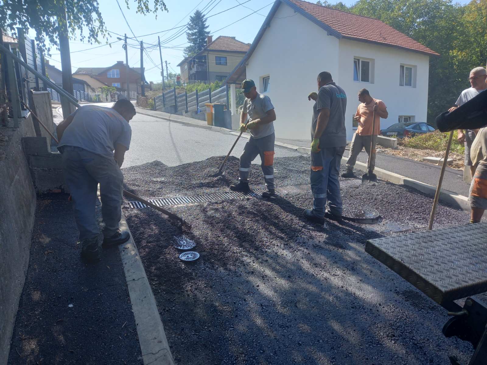 U toku asfaltiranje ulice Muratbega Zaimovića u Tuzli