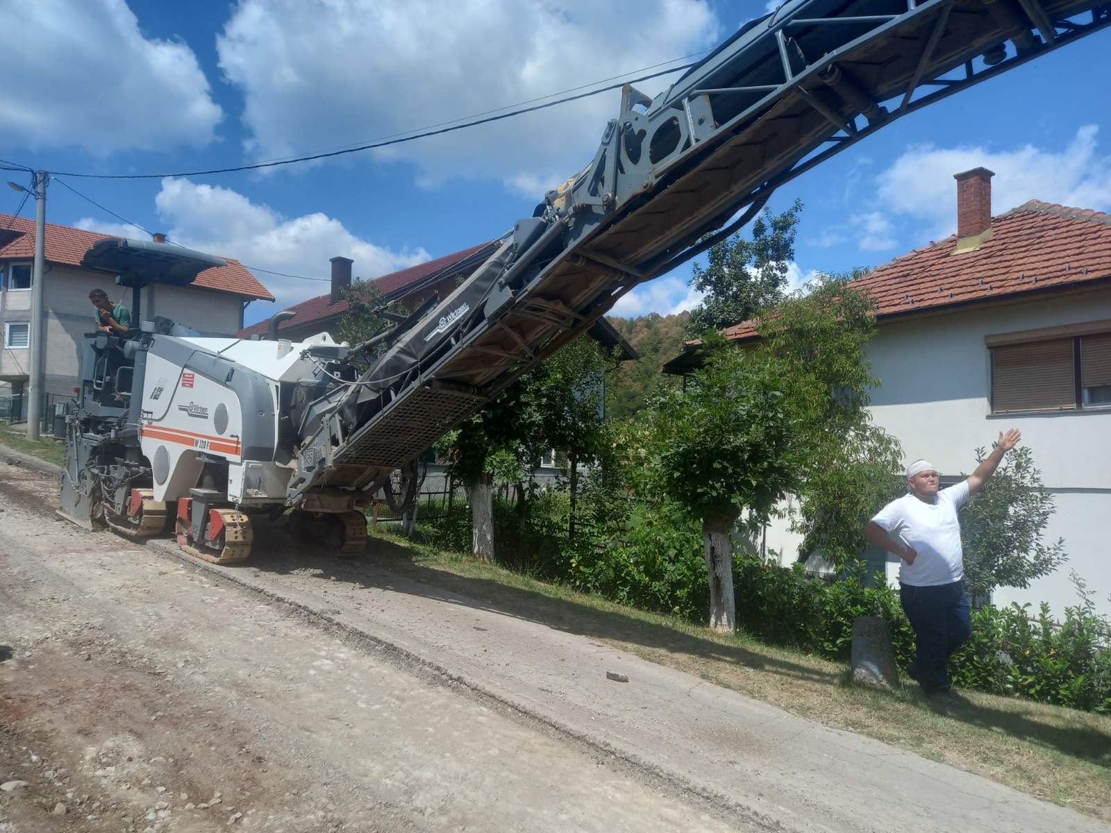 Počela sanacija saobraćajnice u naselju Dobrnja