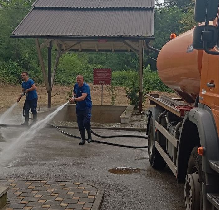 U toku radovi na održavanju i uređenju javnih površina na području grada Tuzle