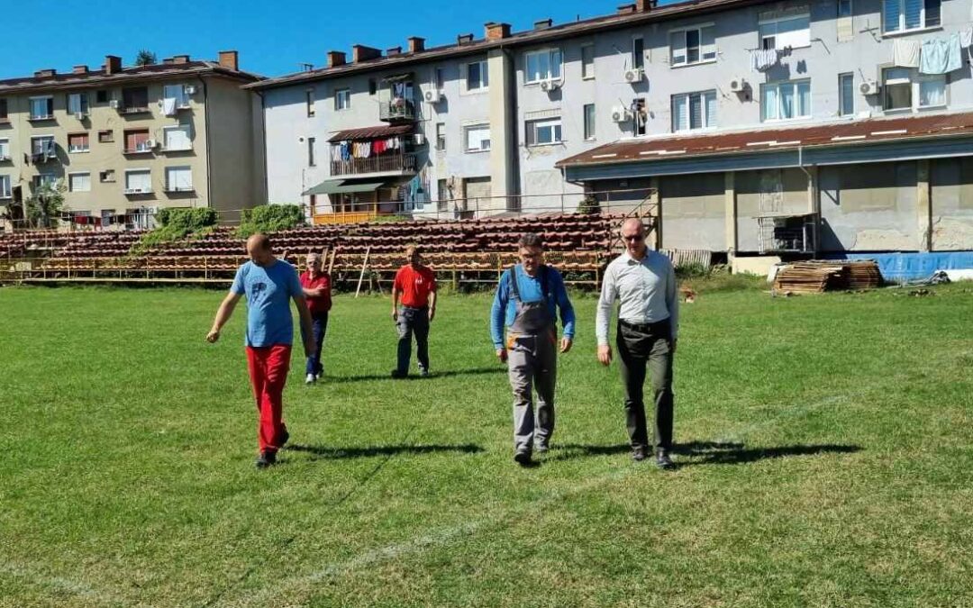 Grad Tuzla obezbijedio materijal za sanaciju tribine na stadionu FK Radnik u Lipnici