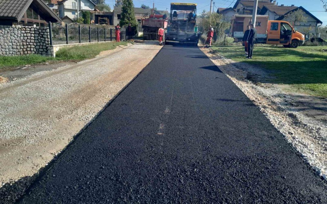U toku radovi na asfaltiranju dijela puta na dionici Husino-Kiseljak