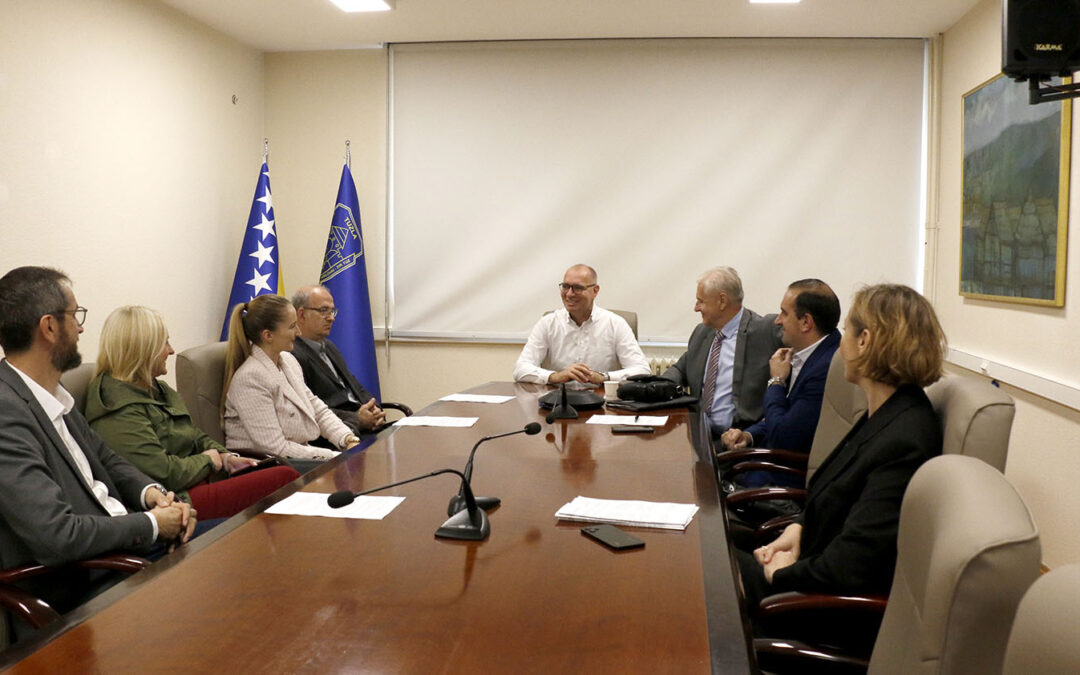 U Gradskoj upravi Tuzle potpisani ugovori sa četiri kulturno nacionalna udruženja