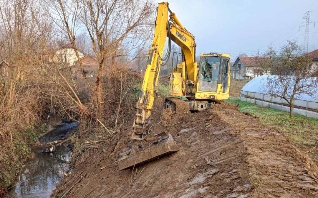 U toku radovi na čišćenju i uređenju korita Dobrnjskog potoka