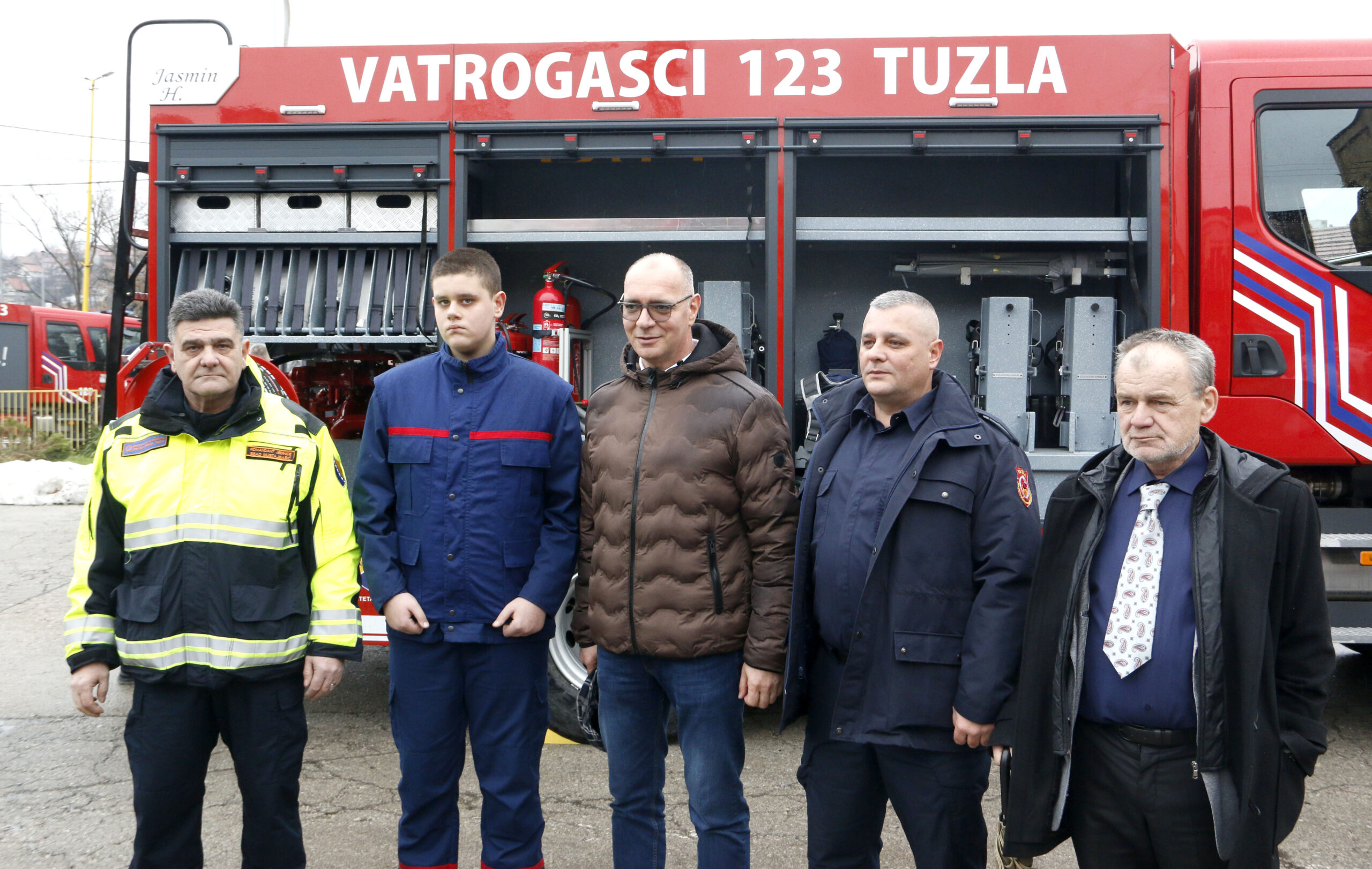 Gradonačelnik Lugavić uručio ključeve najopremljenijeg vatrogasnog kombinovanog kamiona u BiH