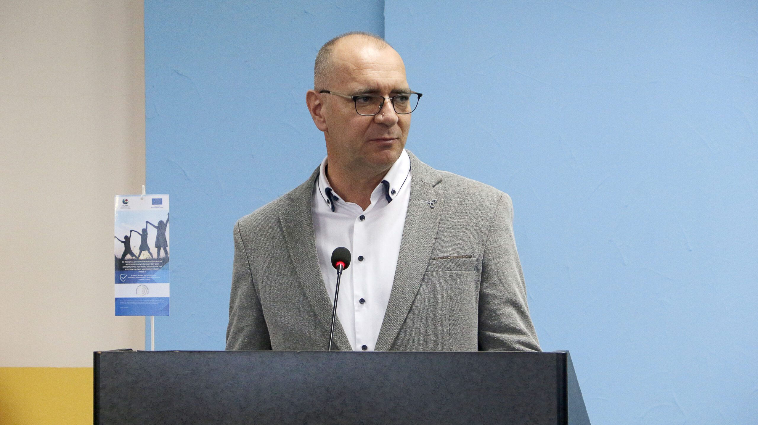 Gradonačelnik Lugavić prisustvovao svečanoj dodjeli stipendija za pripadnike romske nacionalnosti