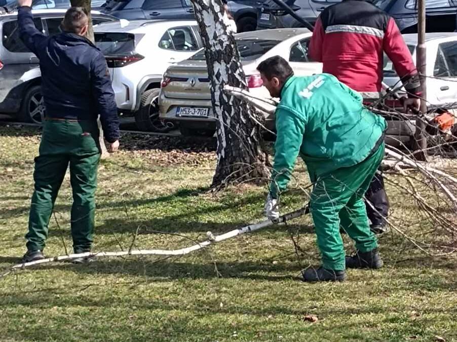 Započele aktivnosti proljetnog čišćenja i uređenja javnih površina u Tuzli