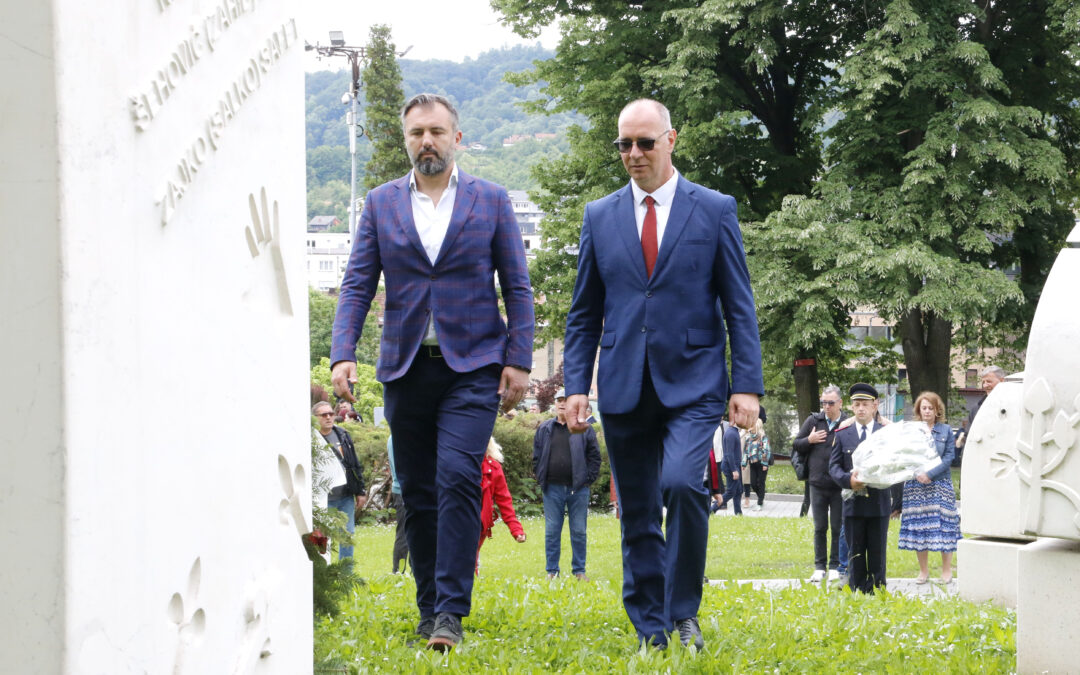 Grad Tuzla obilježio 9. maj – Dan pobjede nad fašizmom, Dan Evrope i Dan Zlatnih ljiljana