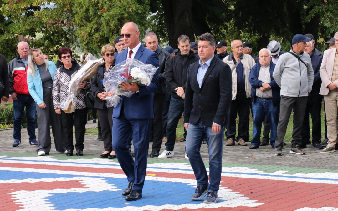 Gradonačelnik Lugavić odao počast herojima Drugog korpusa Armije RBiH