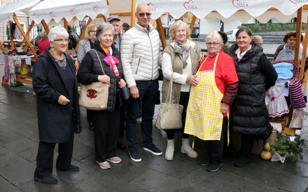 Na Trgu slobode u Tuzli obilježen 1. oktobar – Međunarodni dan starijih osoba