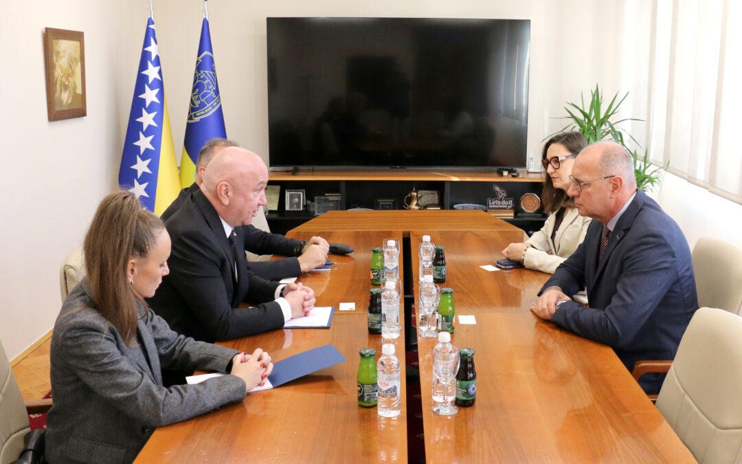 Ministar Popović izrazio saučešće i ponudio pomoć Republike Srbije Gradu Tuzli