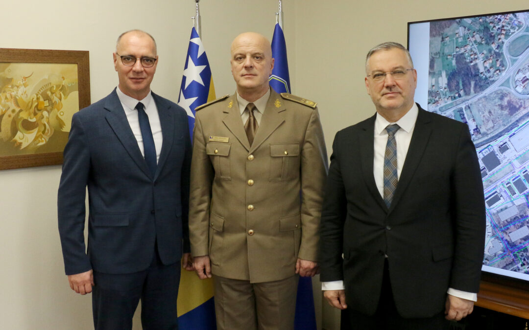 Gradonačelnik Lugavić razgovarao sa general-majorom Oružanih snaga BiH i rektorom Univerziteta u Tuzli