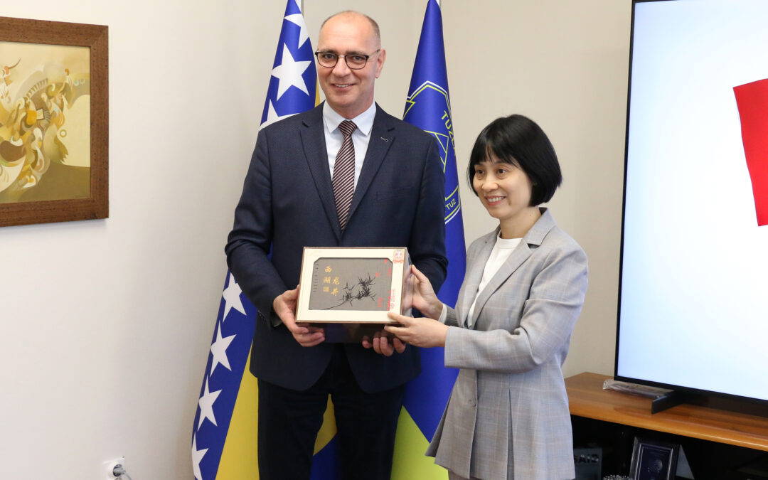 Gradonačelnik Lugavić ugostio ambasadoricu Narodne Republike Kine u Bosni i Hercegovini, Nj.E. Li Fan