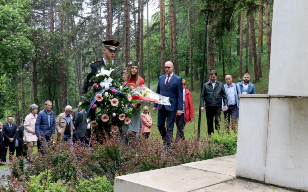 Grad Tuzla dostojanstveno obilježio Dan pobjede nad fašizmom, Dan Evrope i Dan Zlatnih ljiljana