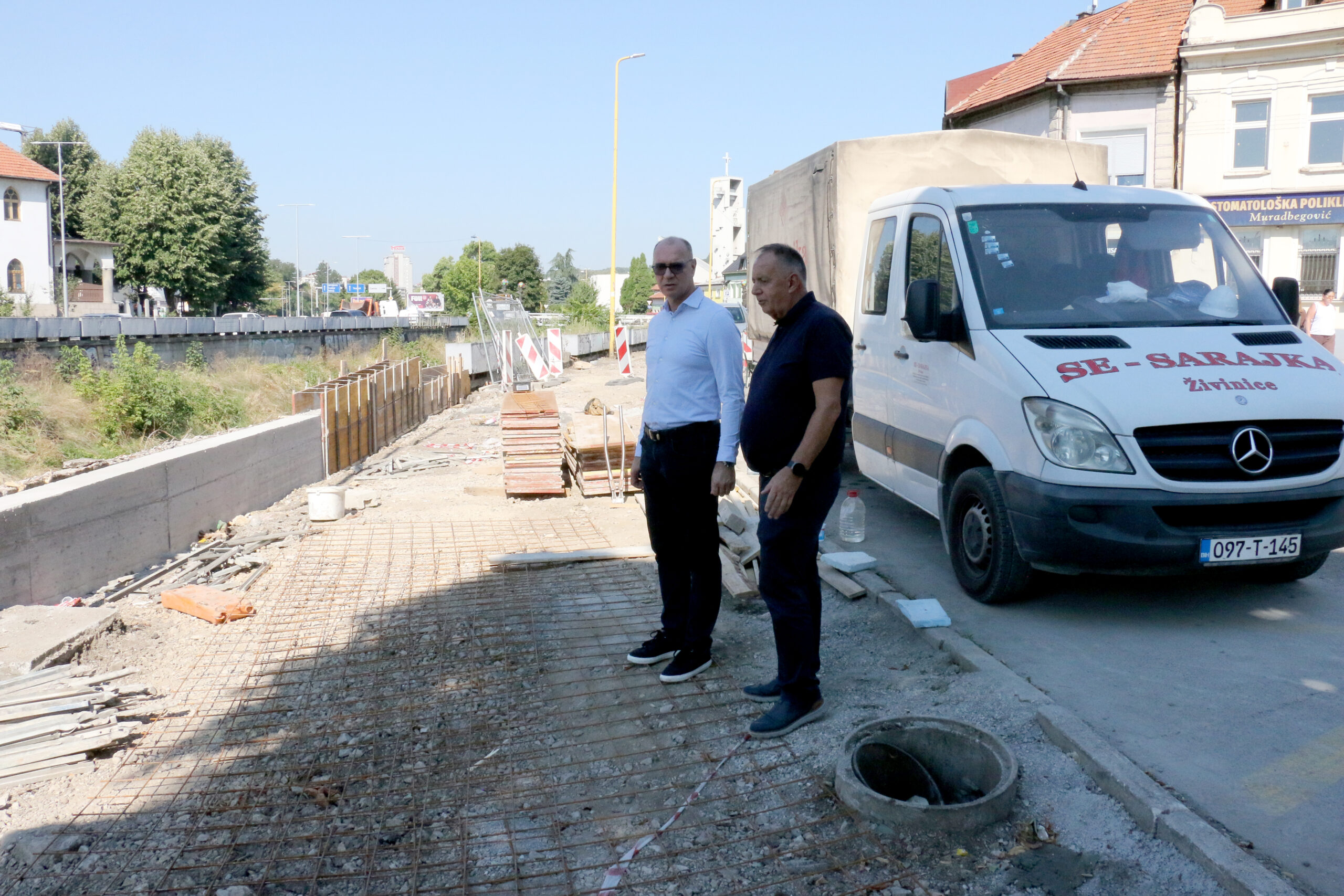 Novi izgled pješačke staze kod “Mosta s kipovima”