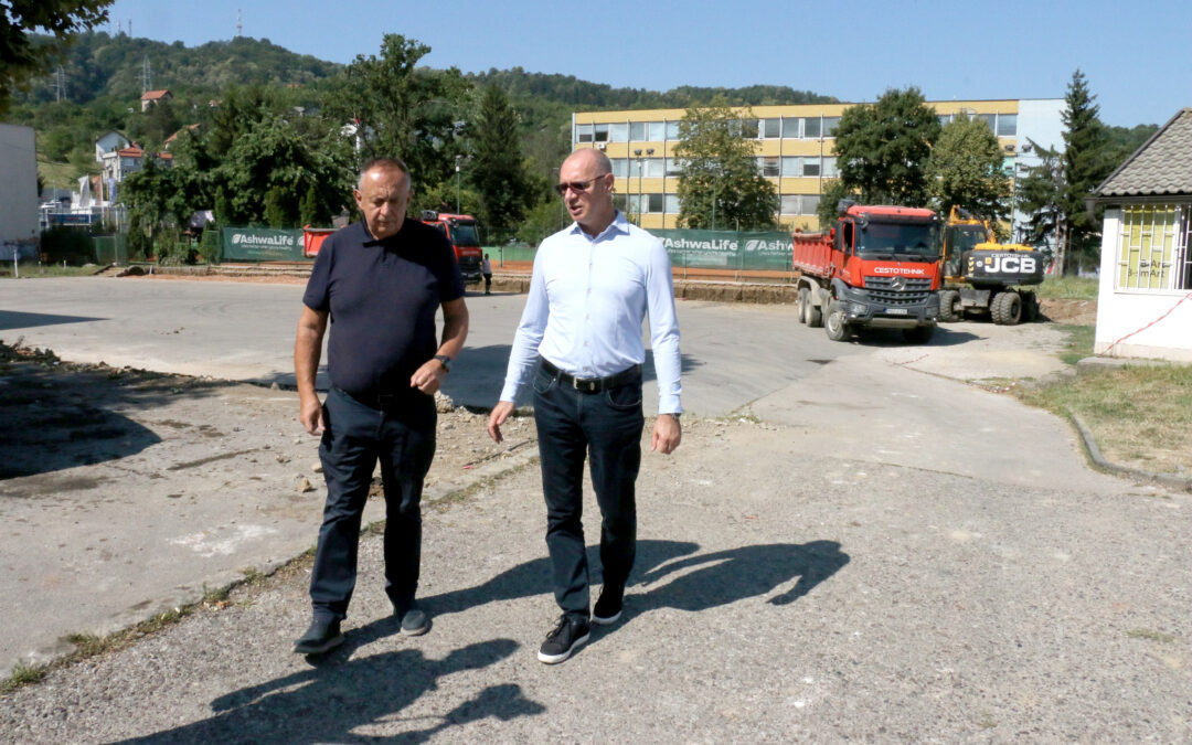 U toku radovi na uređenju prostora kod Univerziteta u Tuzli – uskoro 80 novih parking mjesta