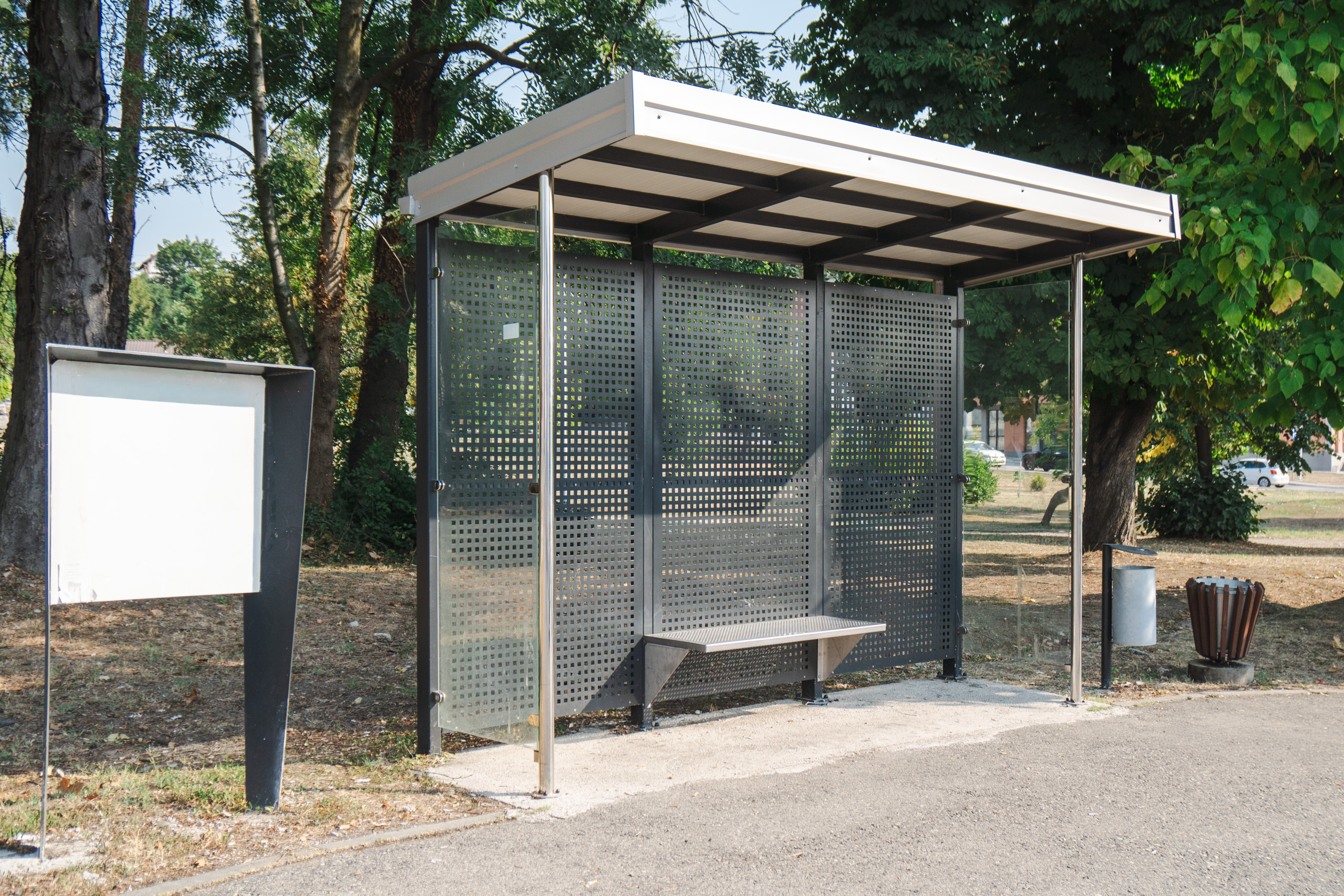 Tuzla dobija autobuske nadstrešnice na još 16 lokacija